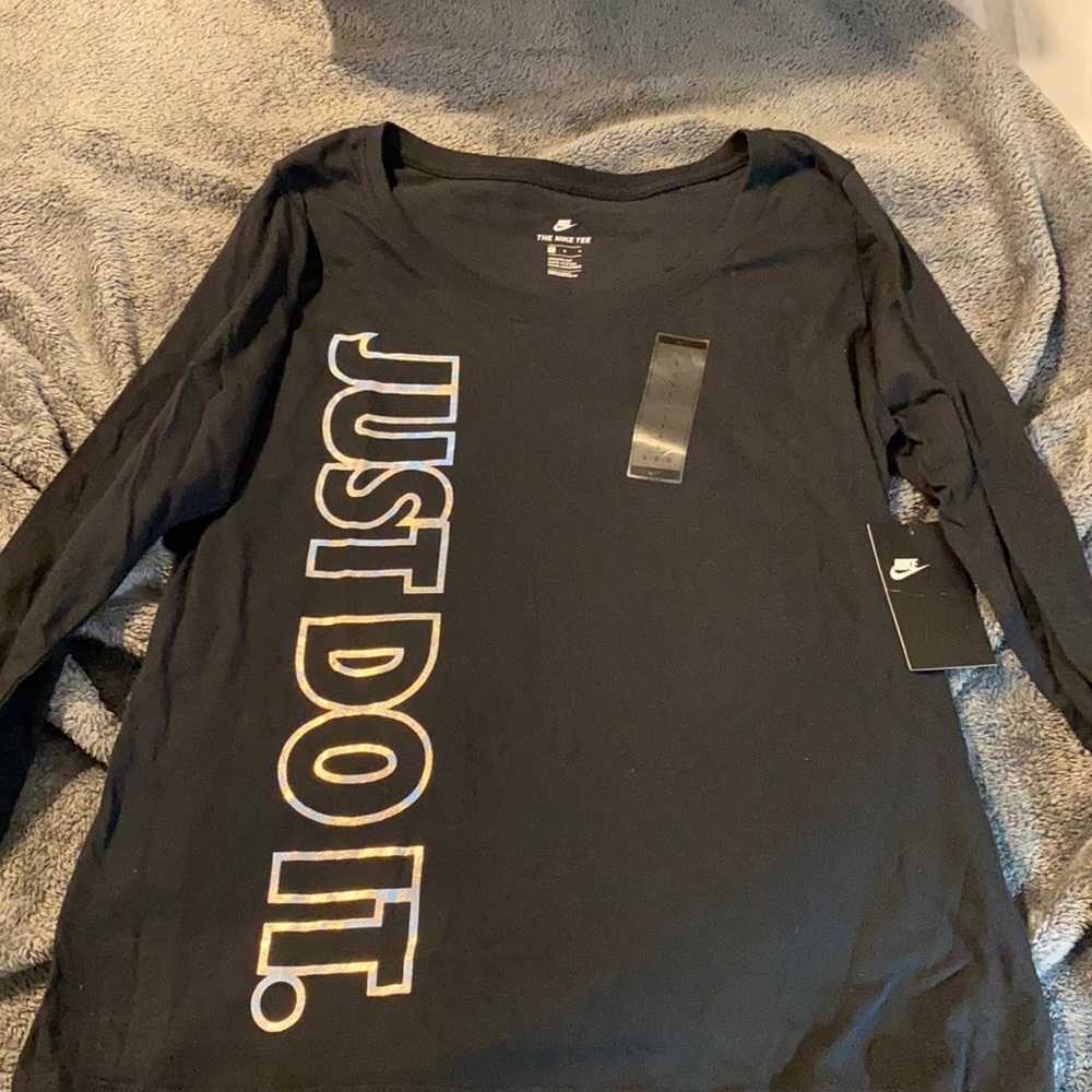 Long sleeve tee